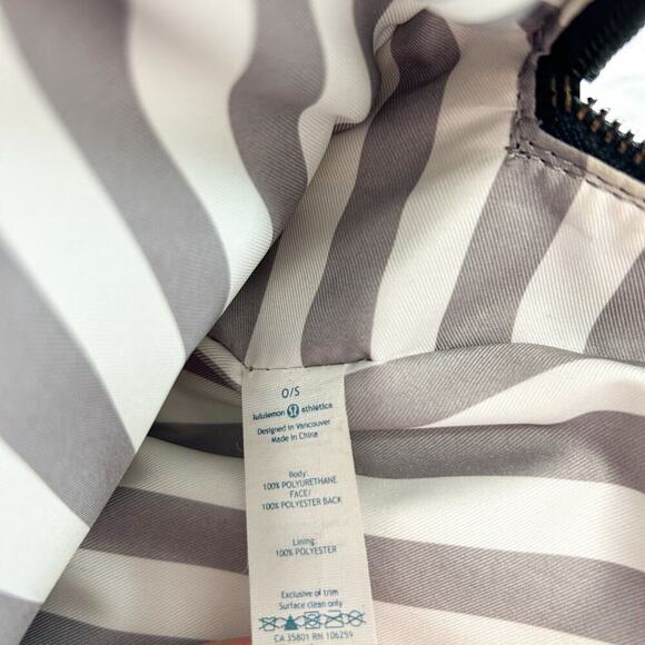 Lululemon Sweat Once A Day Black Gym Duffel Bag Yoga Travel Tote - Picture 9 of 10